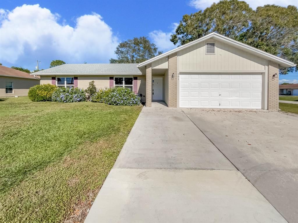 Photo of 601 SW Dalton Circle, Port St Lucie, FL 34953 (MLS # R10820674)