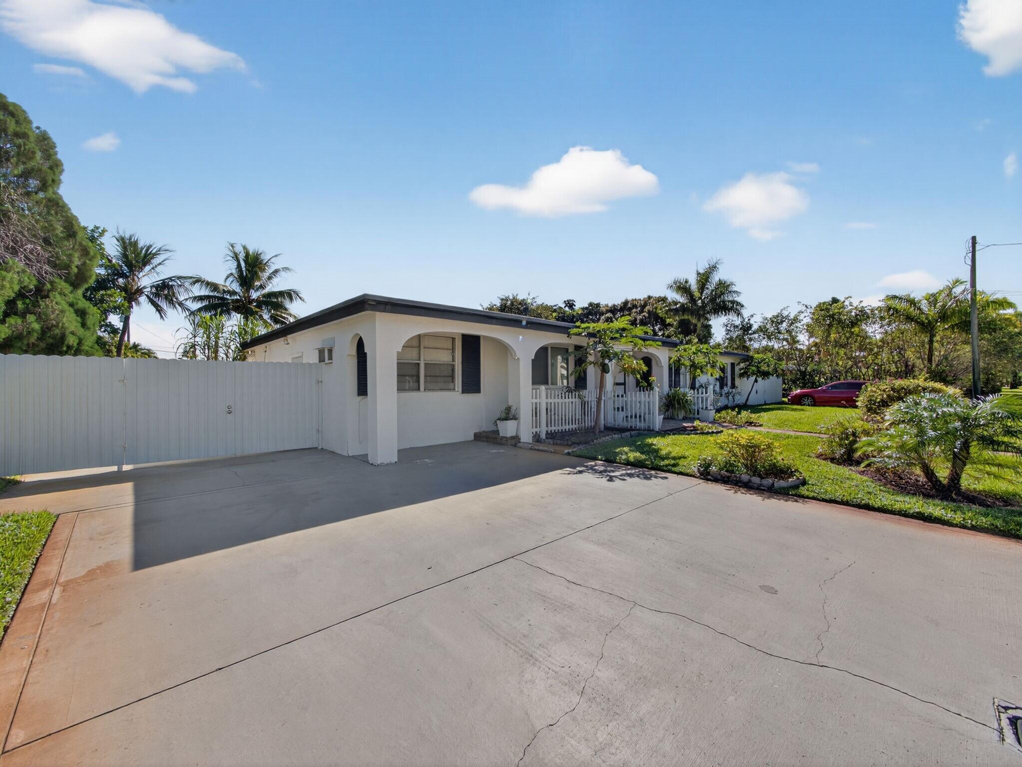 Lake Clarke Isle - Residential