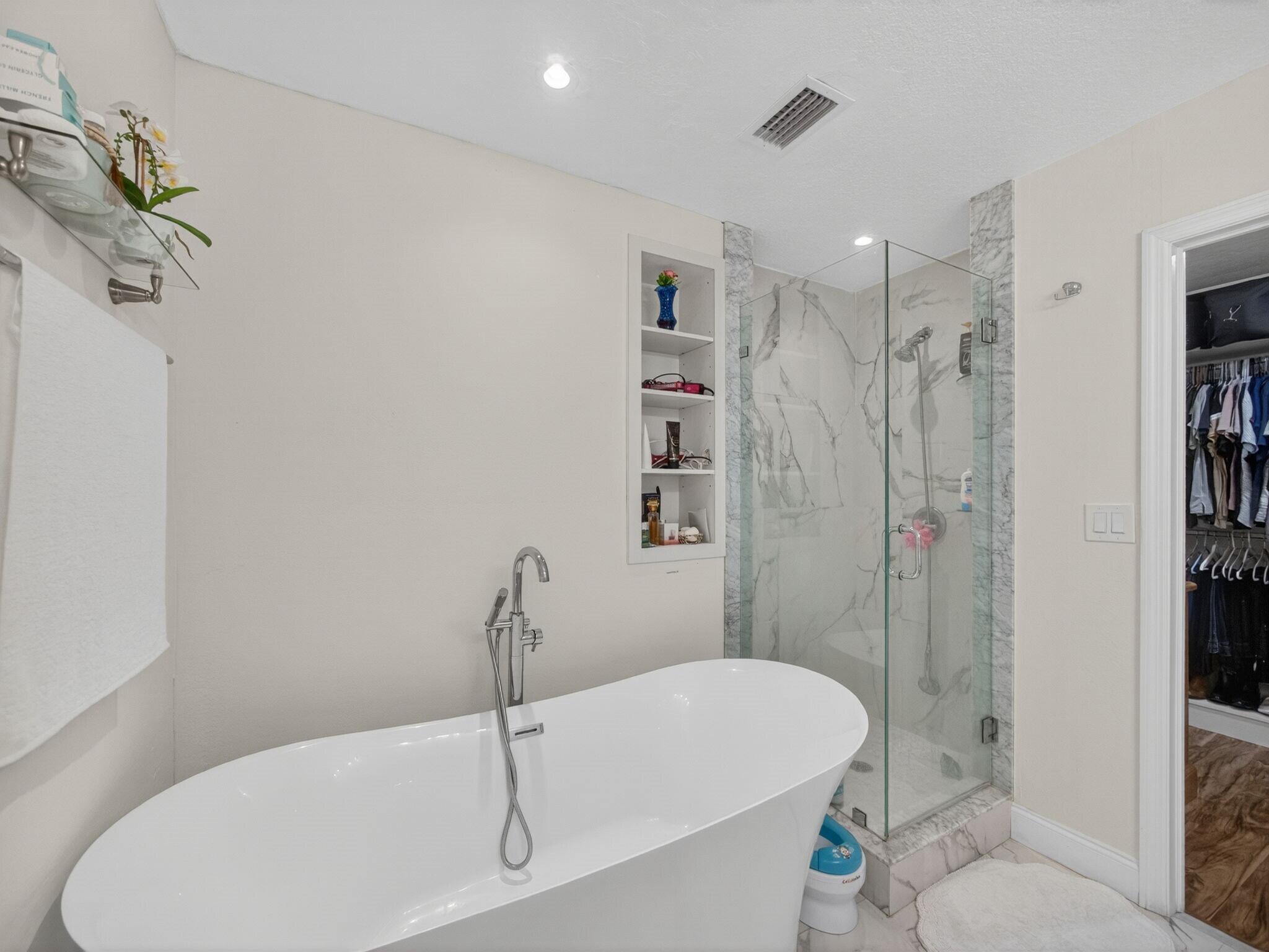 Lake Clarke Isle - Residential