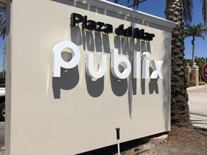 MAYFAIR HOUSE CONDO - Residential