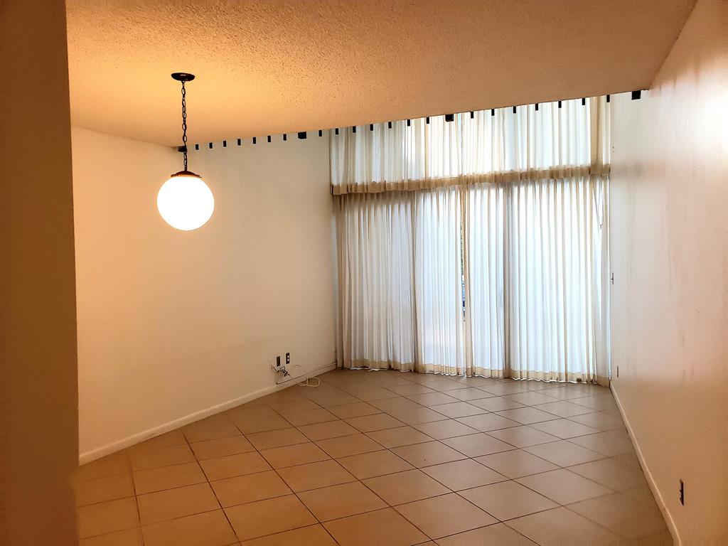 MAYFAIR HOUSE CONDO - Residential