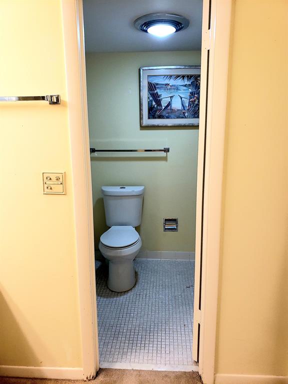 MAYFAIR HOUSE CONDO - Residential