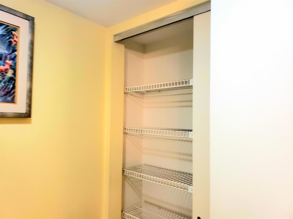 MAYFAIR HOUSE CONDO - Residential