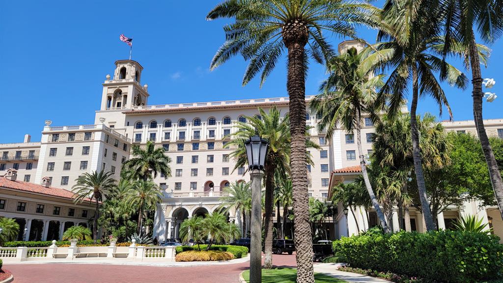 MAYFAIR HOUSE CONDO - Residential