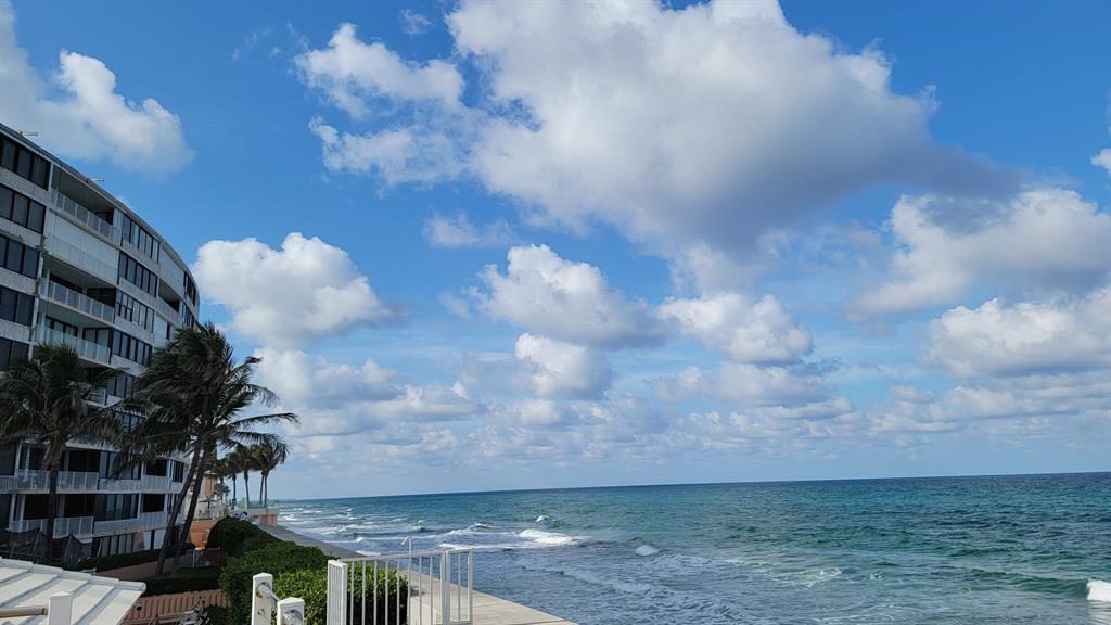 MAYFAIR HOUSE CONDO - Residential