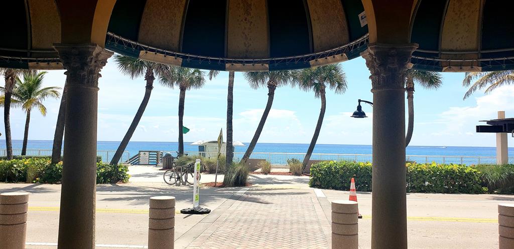 MAYFAIR HOUSE CONDO - Residential