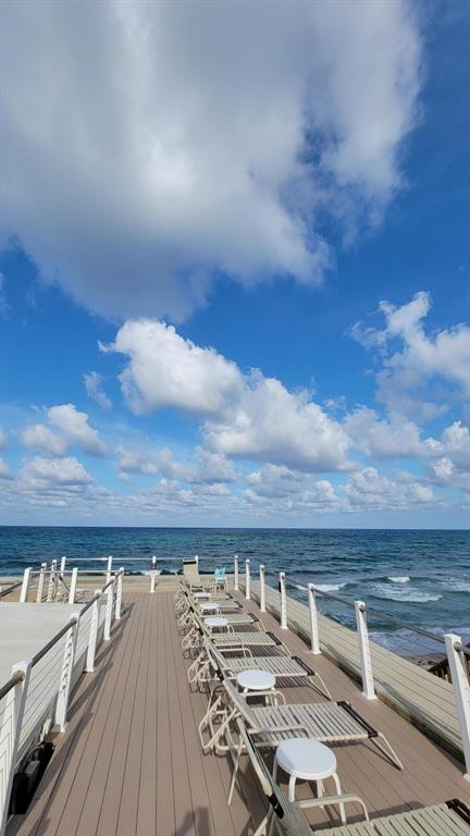 MAYFAIR HOUSE CONDO - Residential