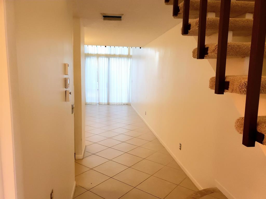 MAYFAIR HOUSE CONDO - Residential