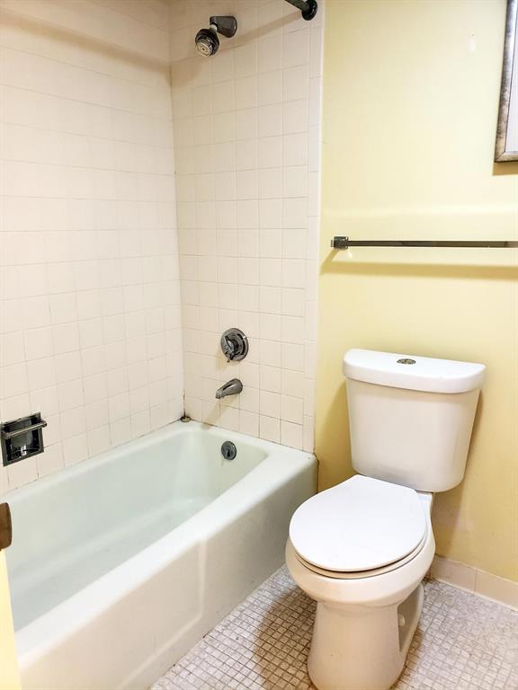 MAYFAIR HOUSE CONDO - Residential