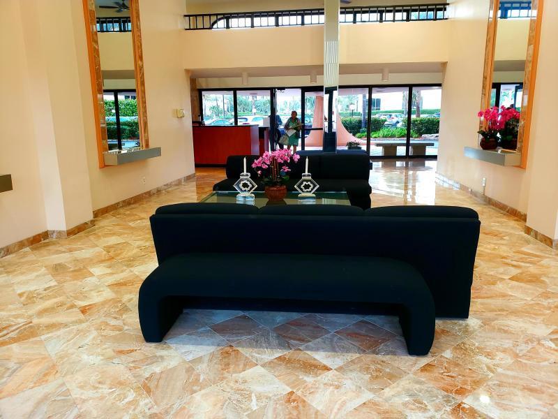 MAYFAIR HOUSE CONDO - Residential