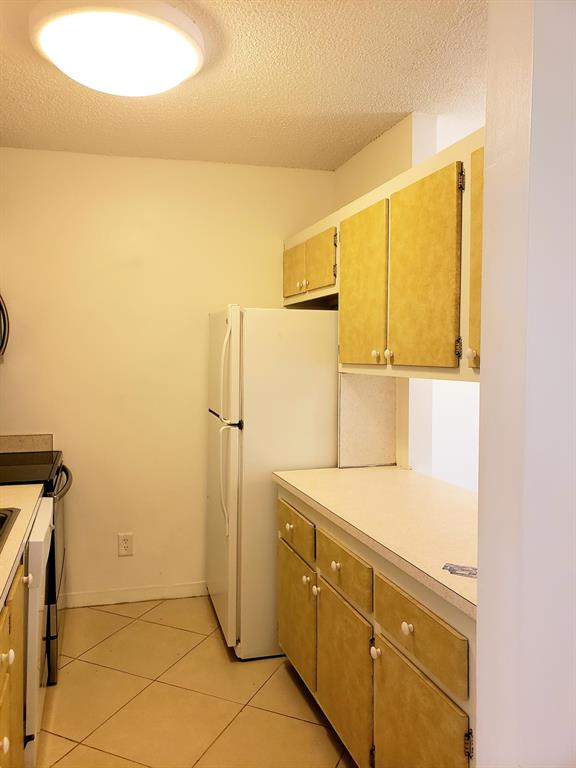 MAYFAIR HOUSE CONDO - Residential