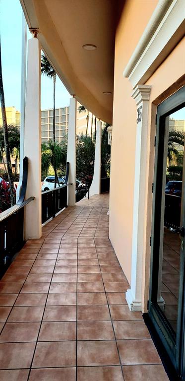 MAYFAIR HOUSE CONDO - Residential