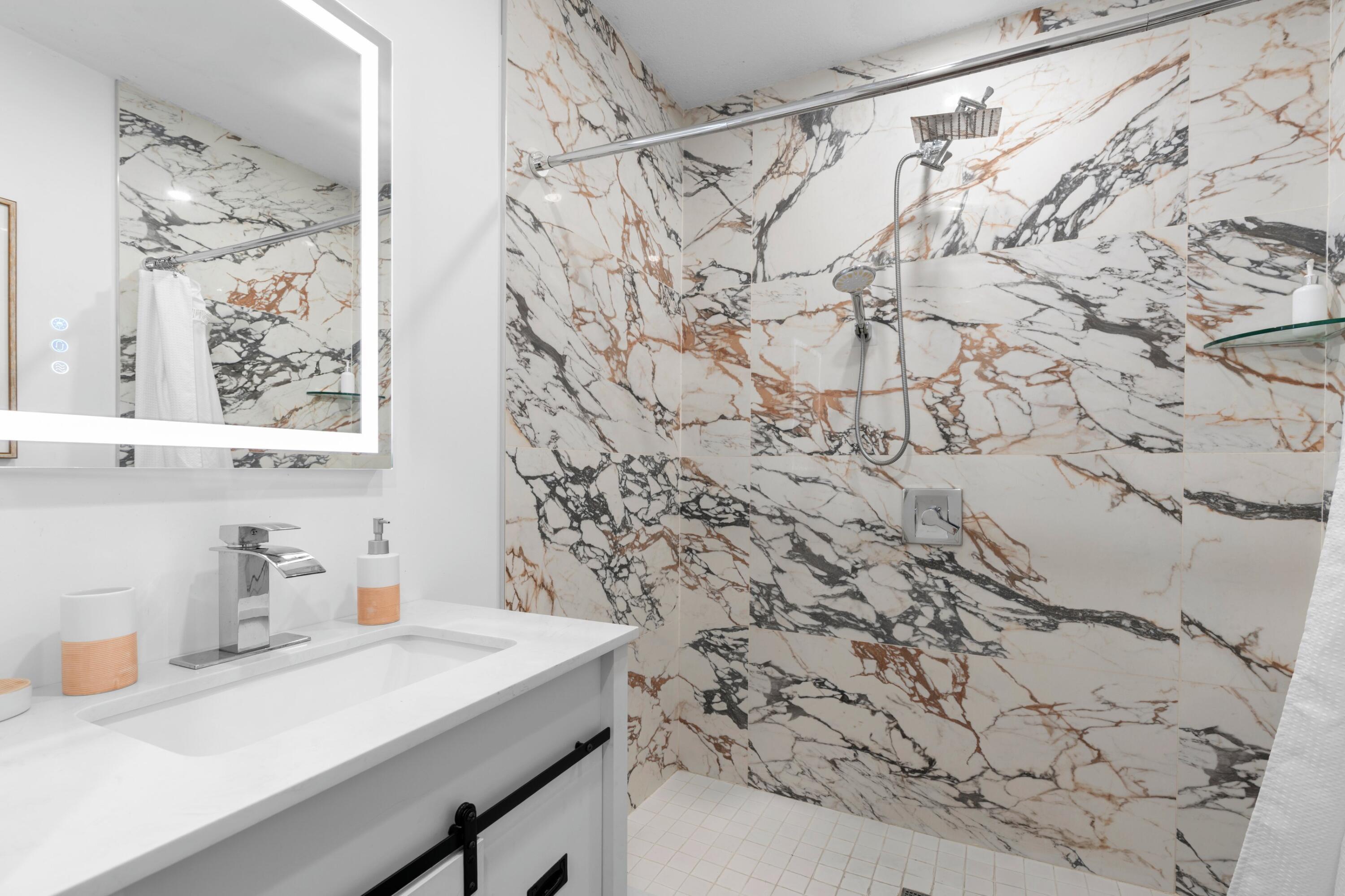 DELRAY GARDEN ESTATES 3 - Residential Income