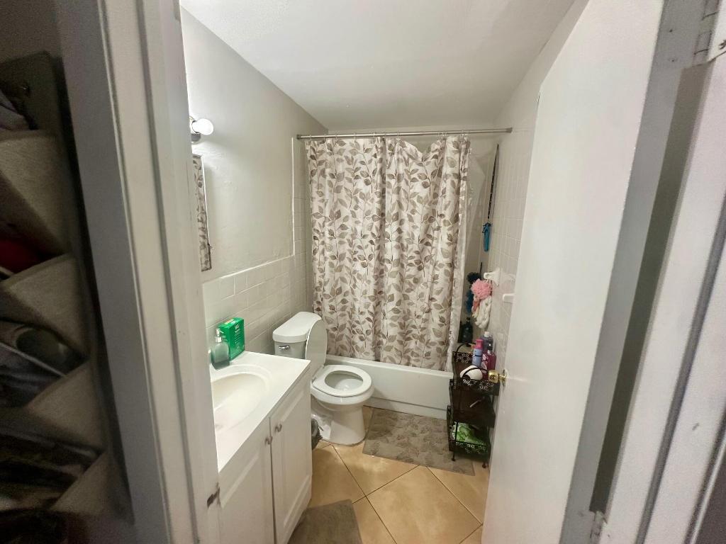 CRESTHAVEN NO 5 40-4 B - Residential