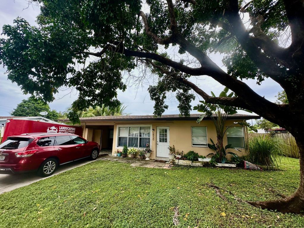 Photo of 2930 NE 10 Terrace, Pompano Beach, FL 33064 (MLS # R11134666)