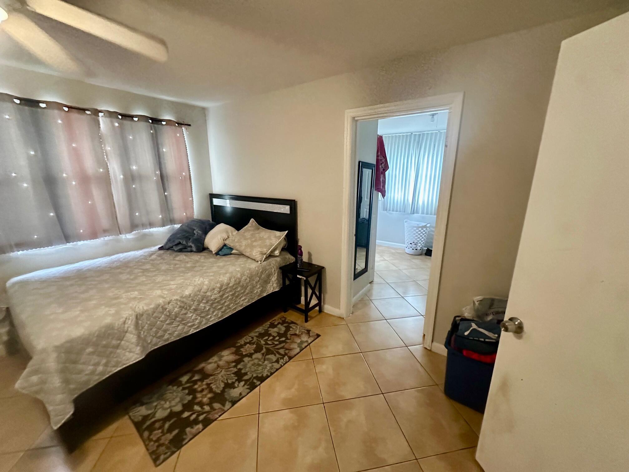 CRESTHAVEN NO 5 40-4 B - Residential