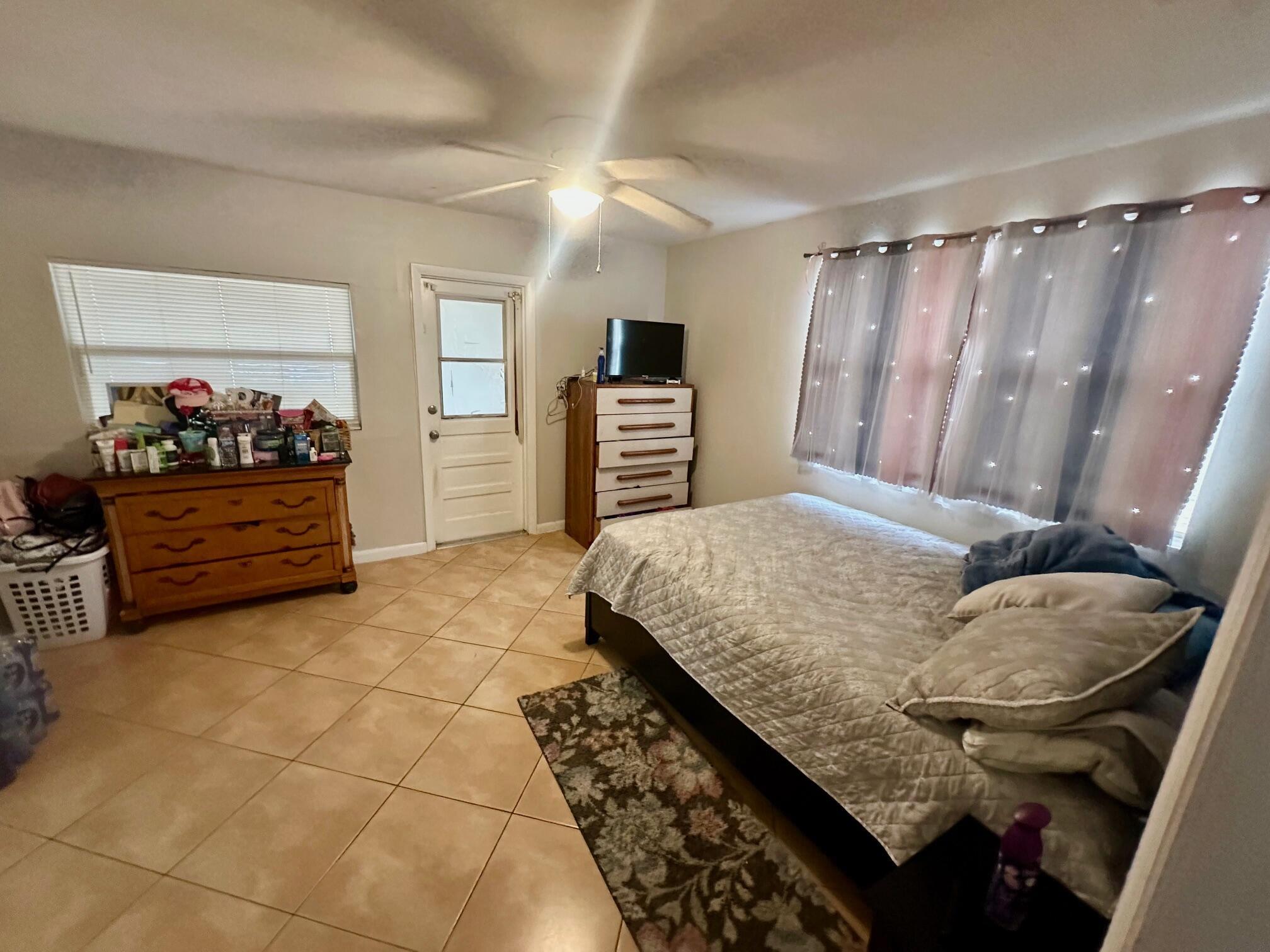 CRESTHAVEN NO 5 40-4 B - Residential