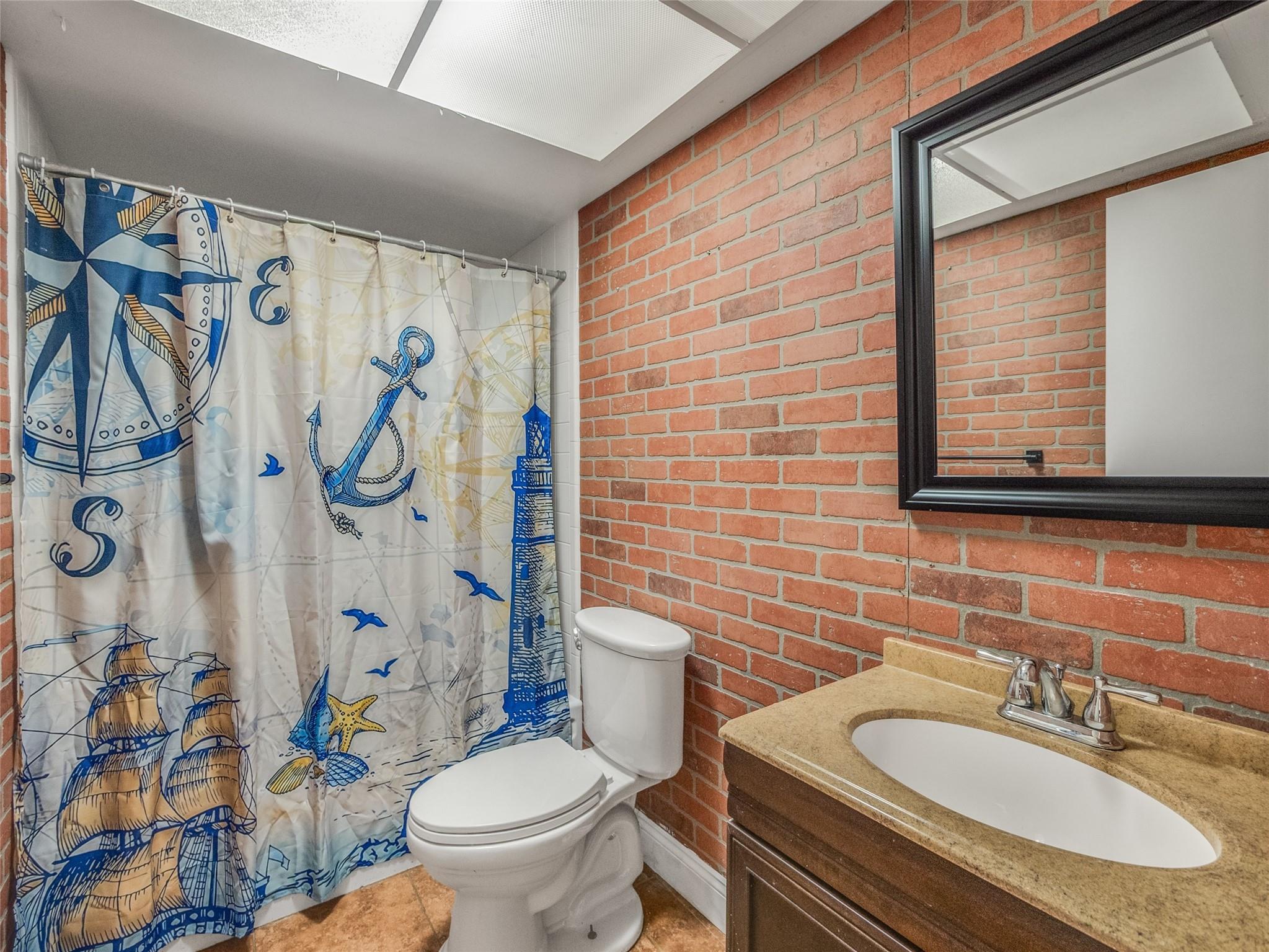 Four Sea Suns Condo - Residential