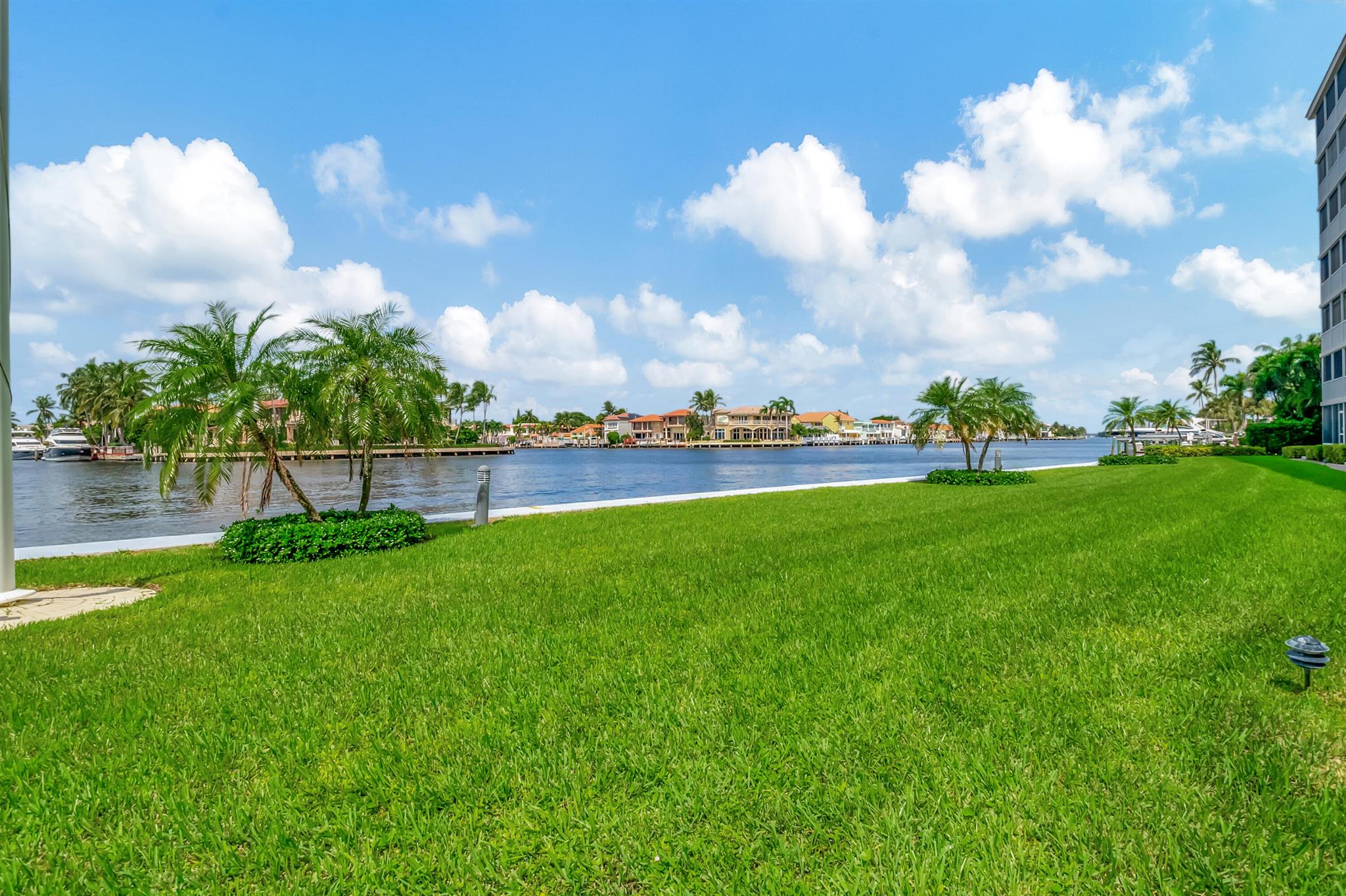 PENTHOUSE HIGHLANDS CONDO - Residential