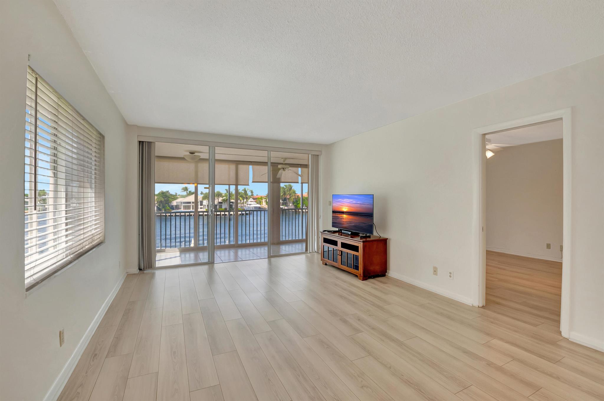 PENTHOUSE HIGHLANDS CONDO - Residential