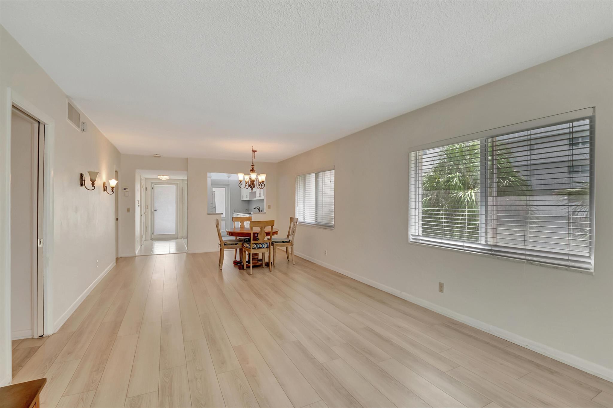 PENTHOUSE HIGHLANDS CONDO - Residential