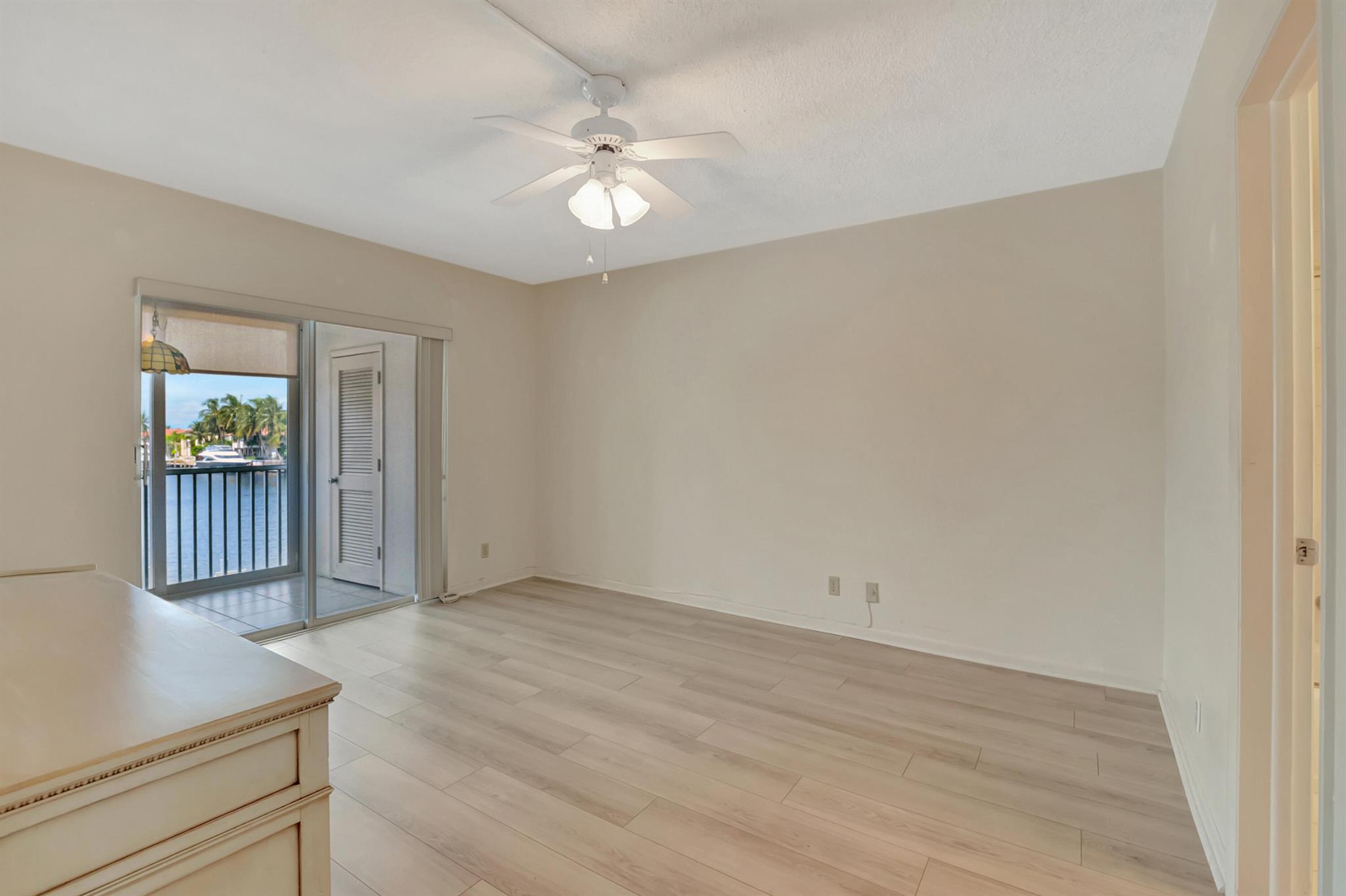 PENTHOUSE HIGHLANDS CONDO - Residential