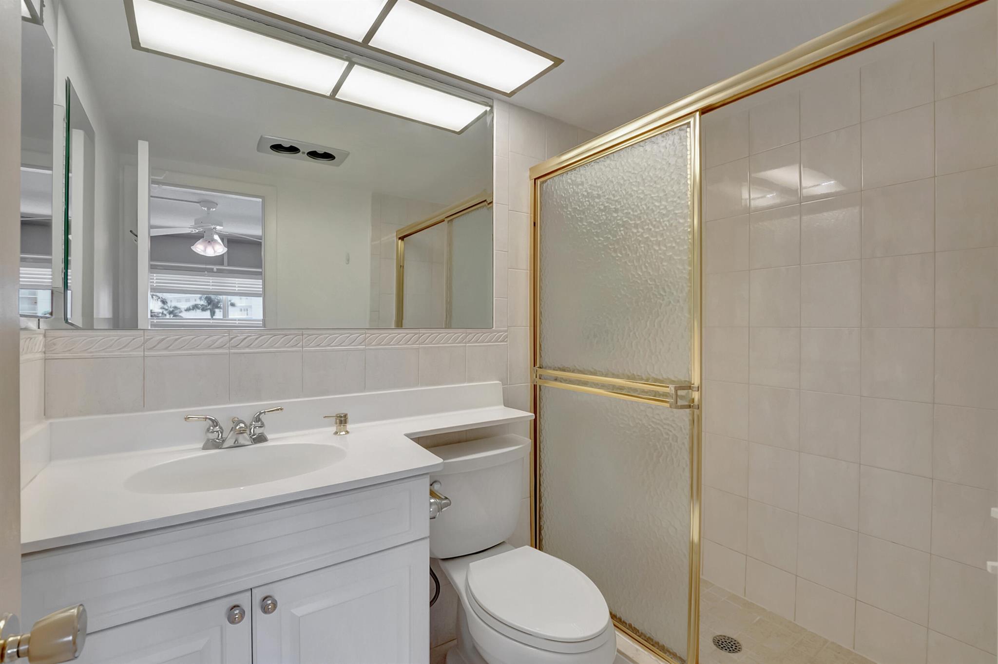 PENTHOUSE HIGHLANDS CONDO - Residential