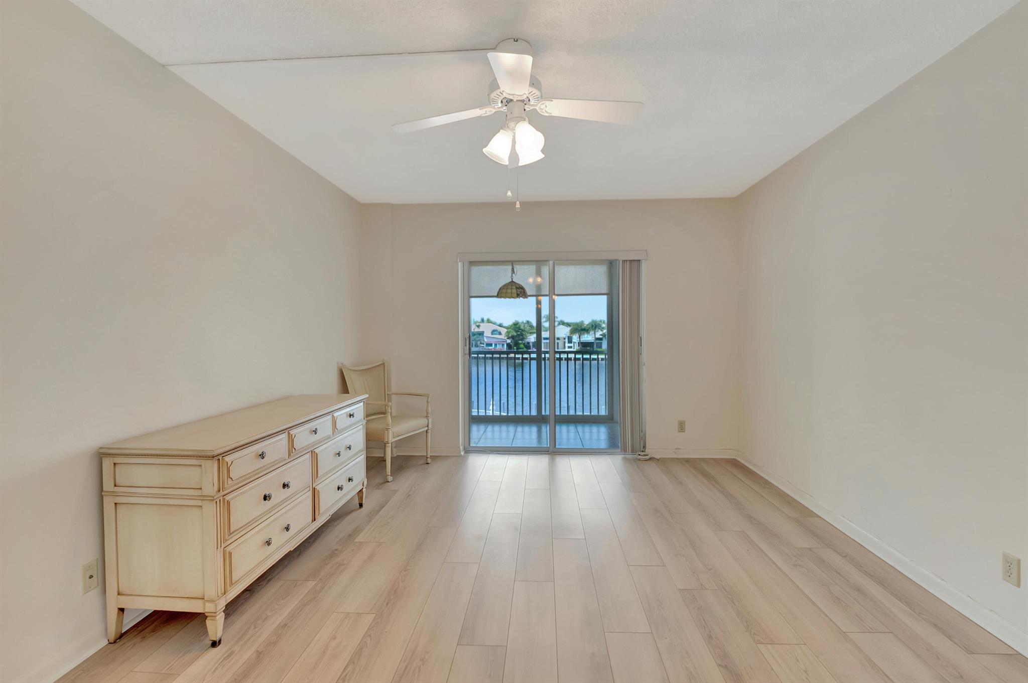 PENTHOUSE HIGHLANDS CONDO - Residential