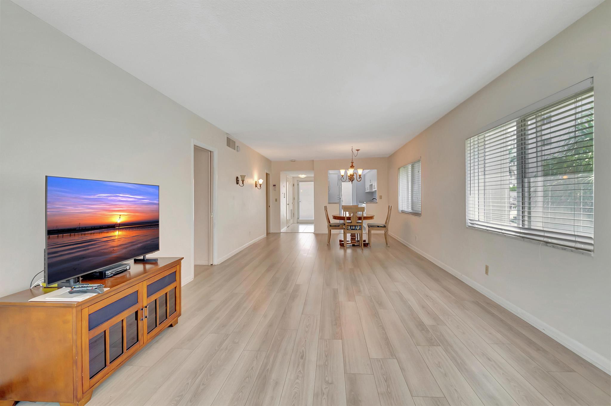 PENTHOUSE HIGHLANDS CONDO - Residential