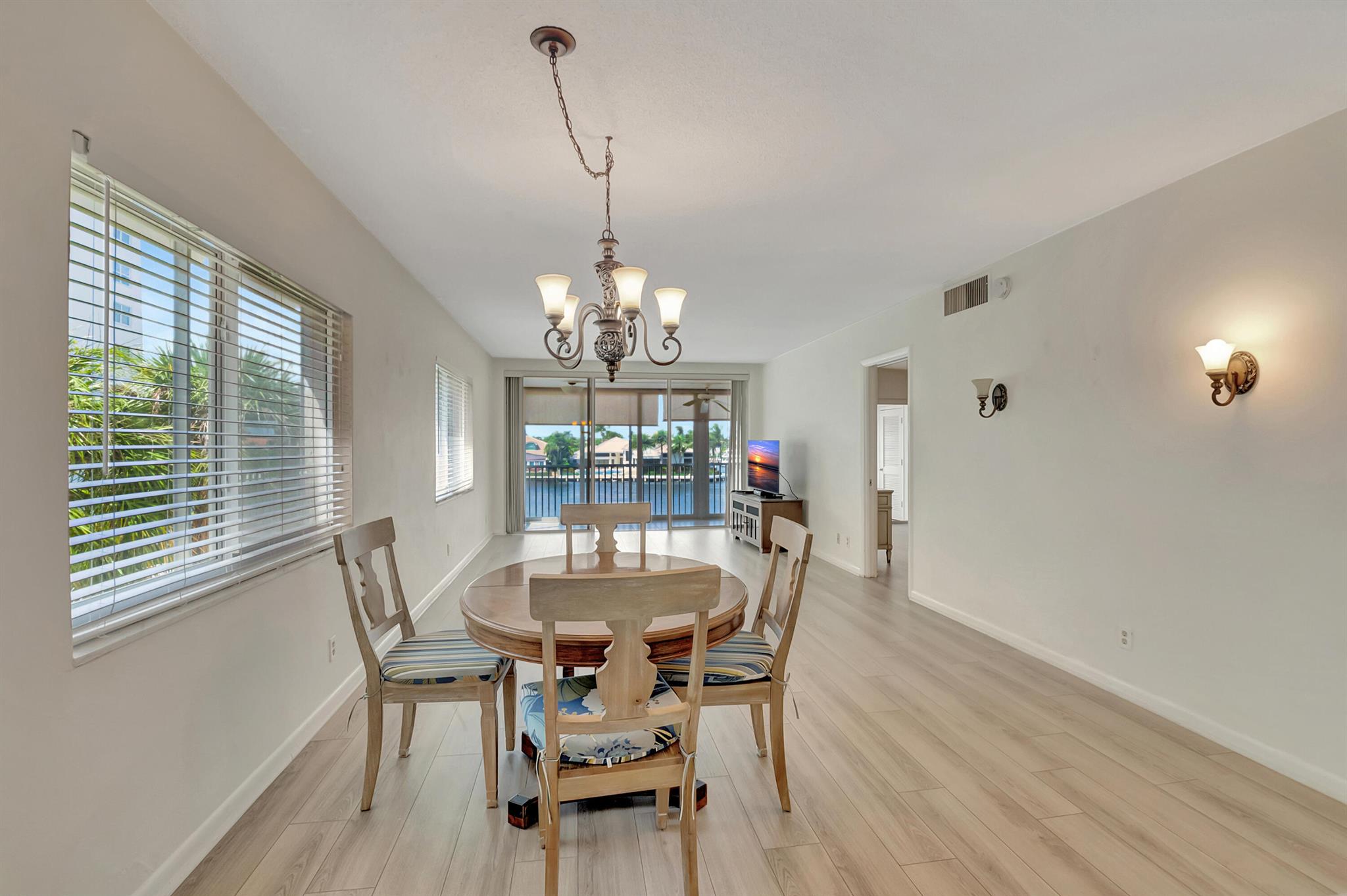 PENTHOUSE HIGHLANDS CONDO - Residential