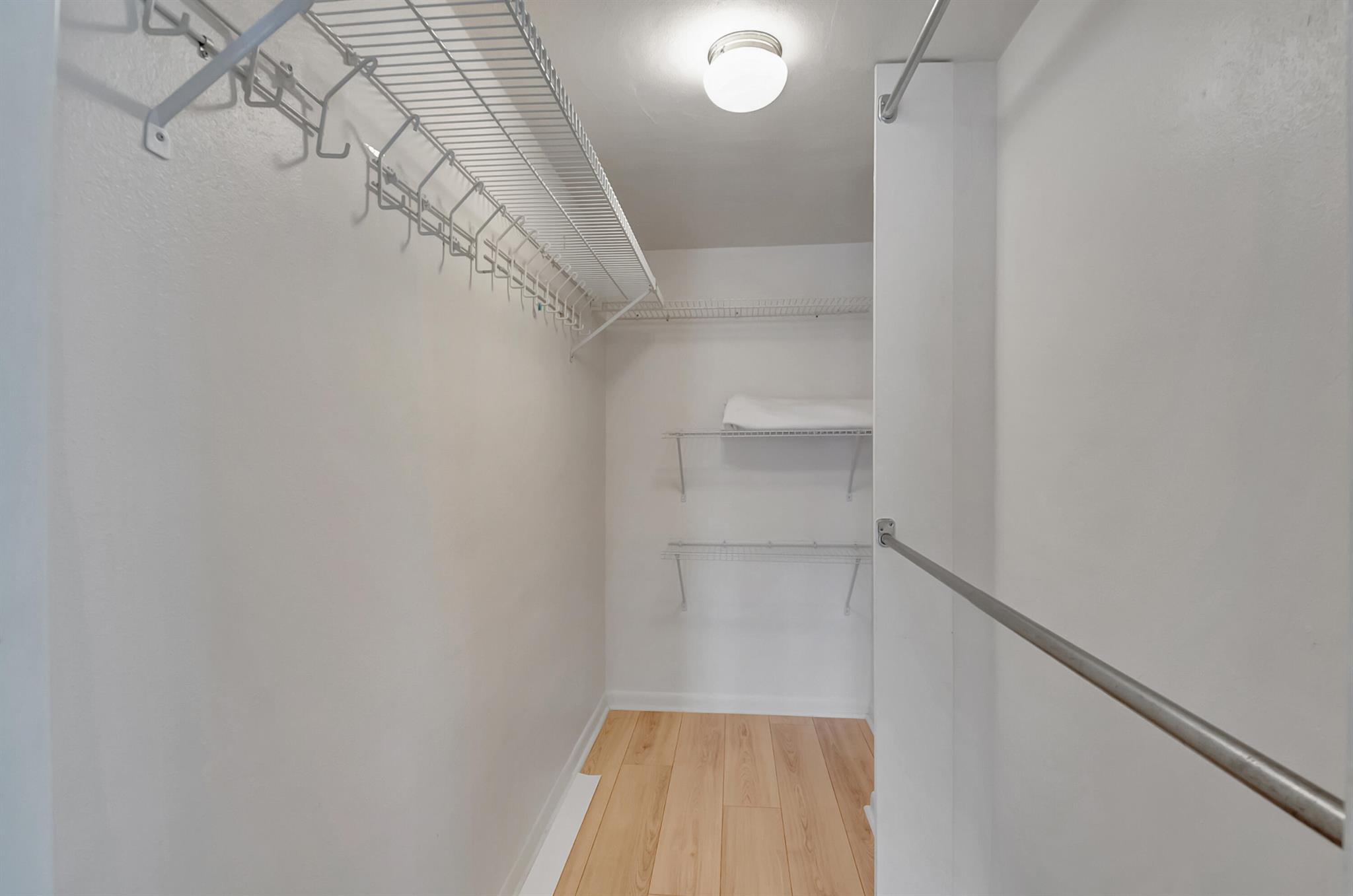 PENTHOUSE HIGHLANDS CONDO - Residential