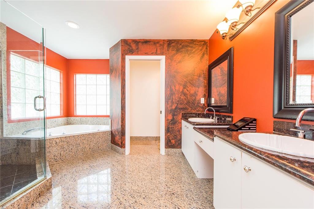 Countrys Point 119-29 B - Residential