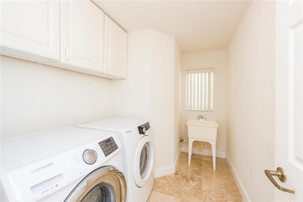 Countrys Point 119-29 B - Residential