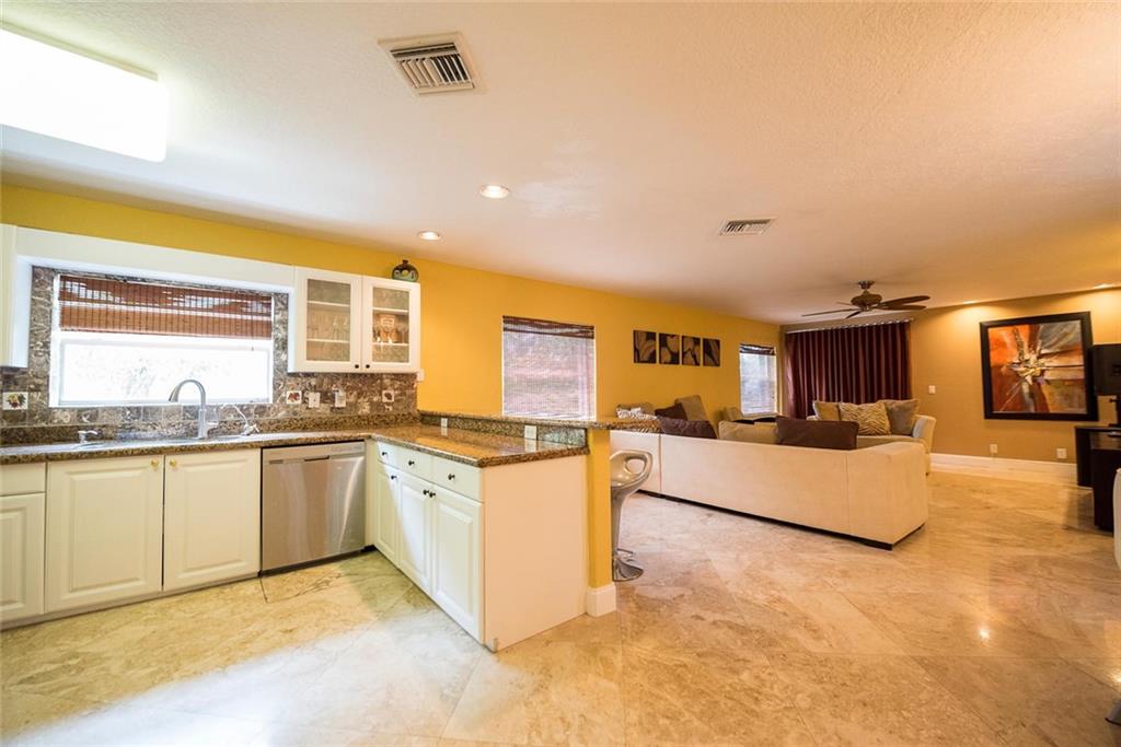 Countrys Point 119-29 B - Residential