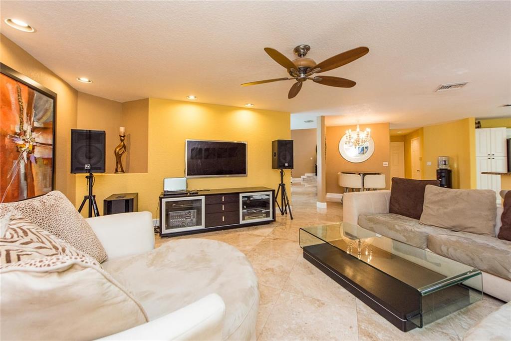 Countrys Point 119-29 B - Residential
