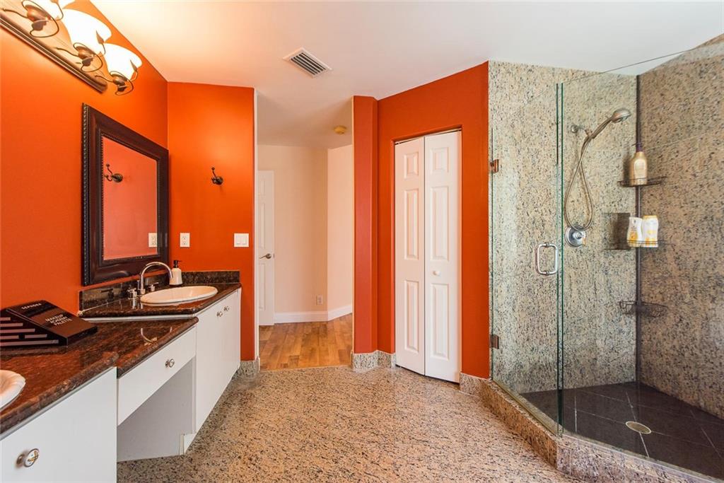 Countrys Point 119-29 B - Residential