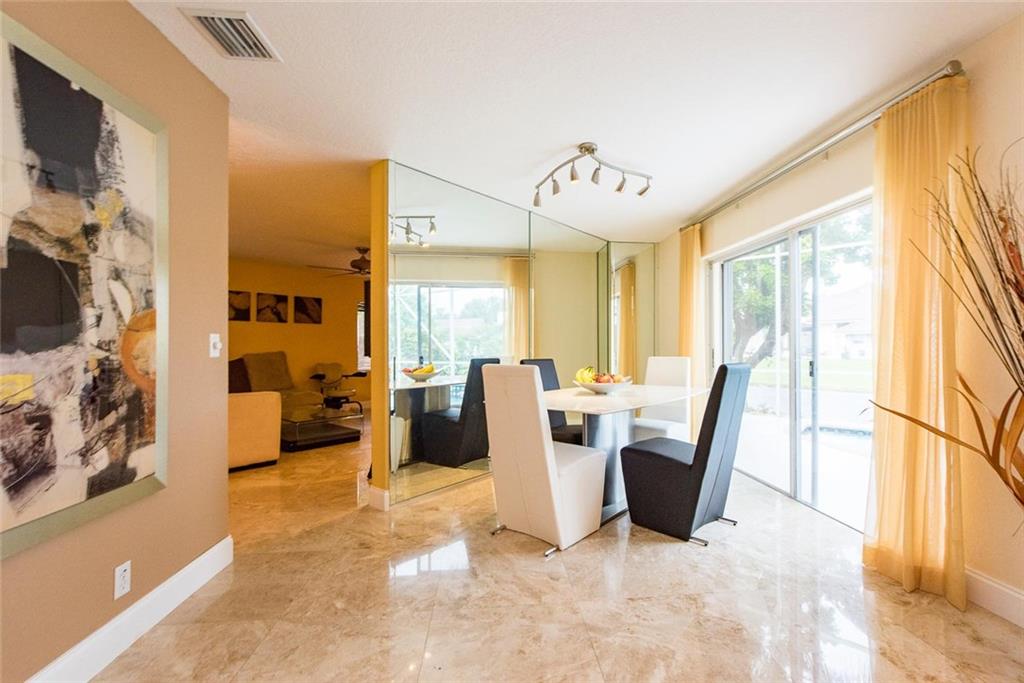 Countrys Point 119-29 B - Residential