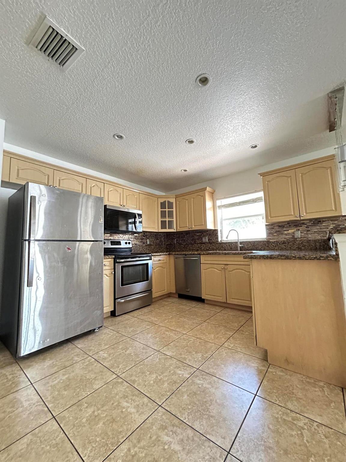 SOUTHWOOD HEIGHTS - Residential Lease