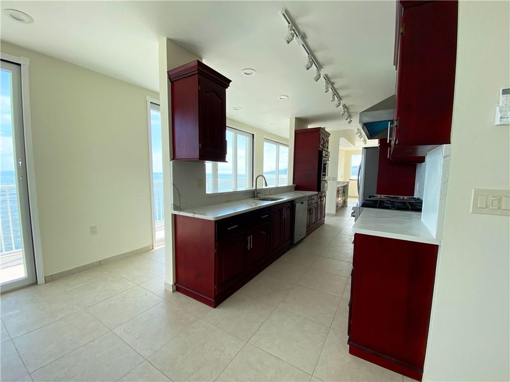 Pitts Lagoon - Residential