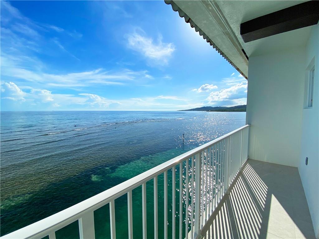 Pitts Lagoon - Residential