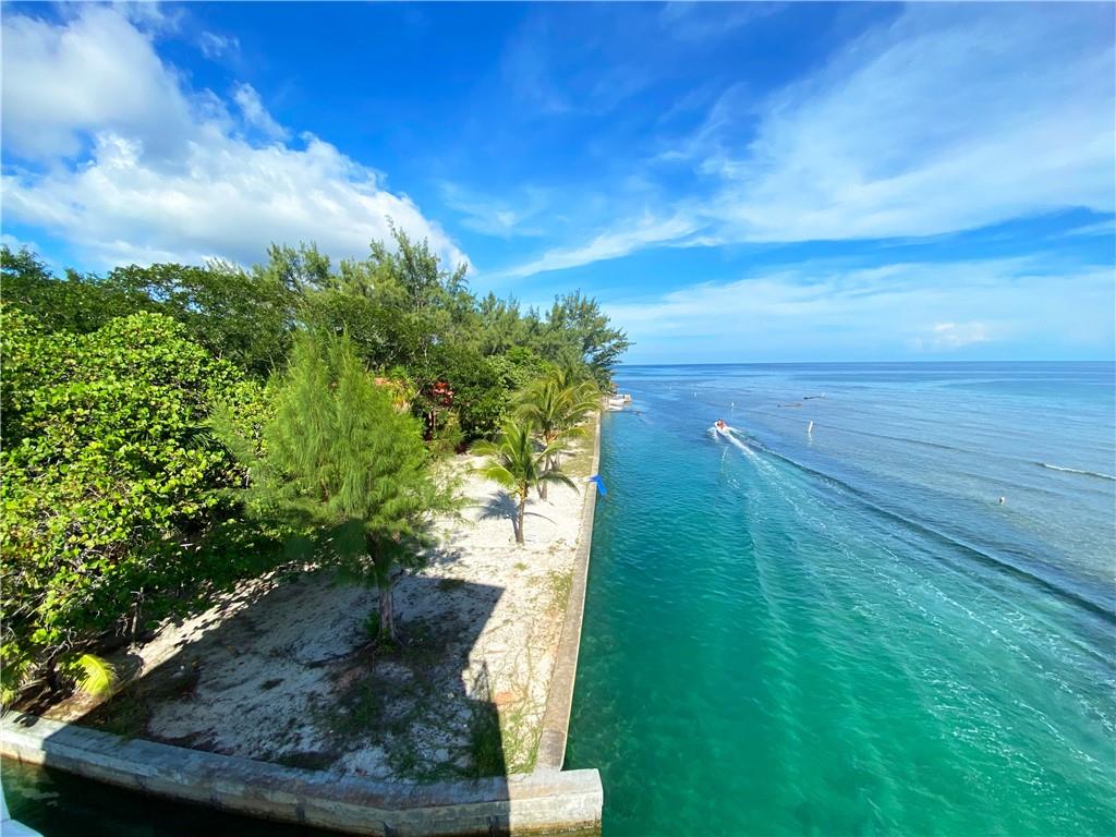 Pitts Lagoon - Residential