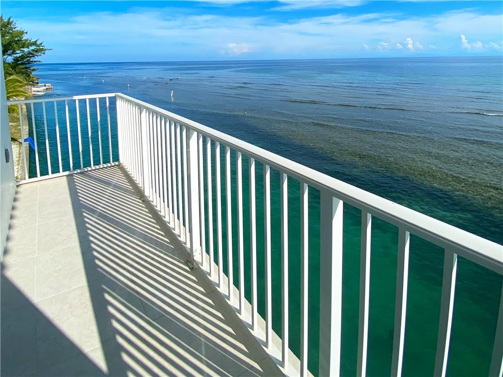 Pitts Lagoon - Residential