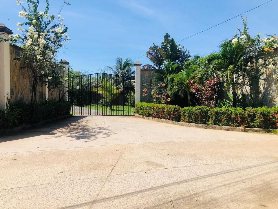 Pitts Lagoon - Residential