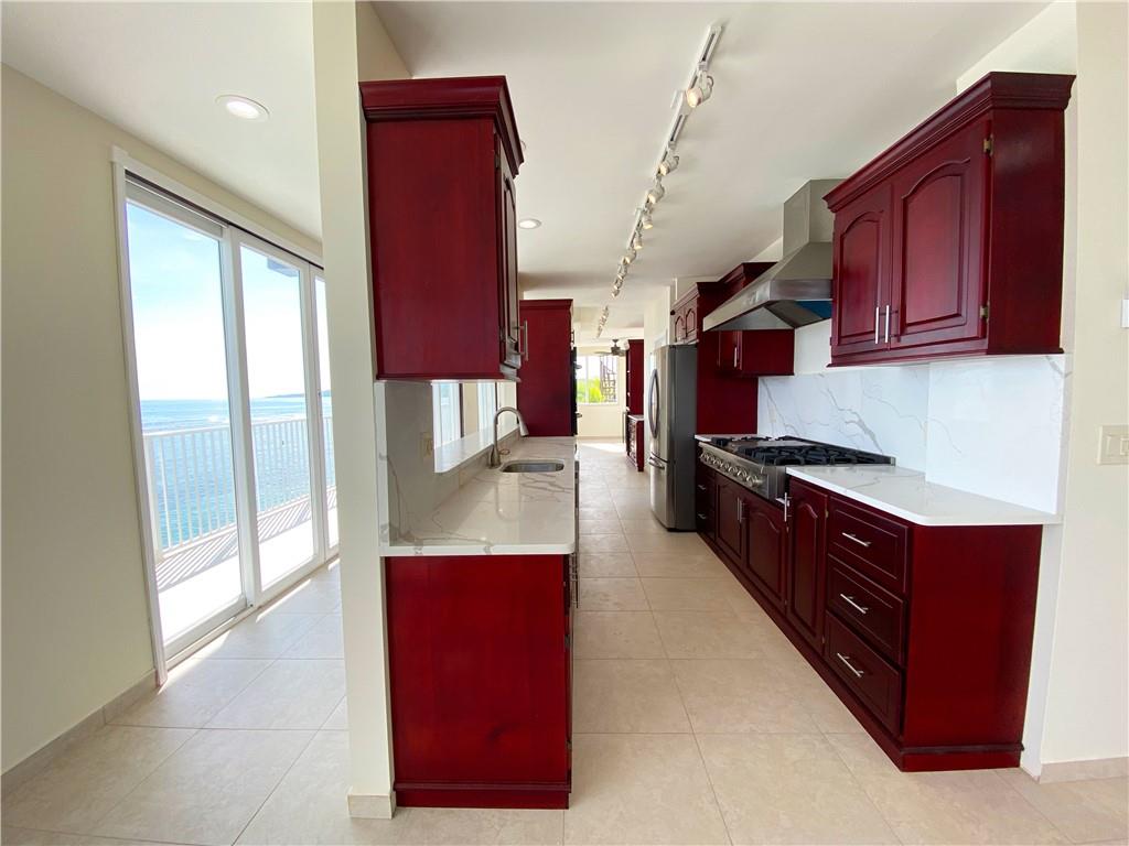 Pitts Lagoon - Residential