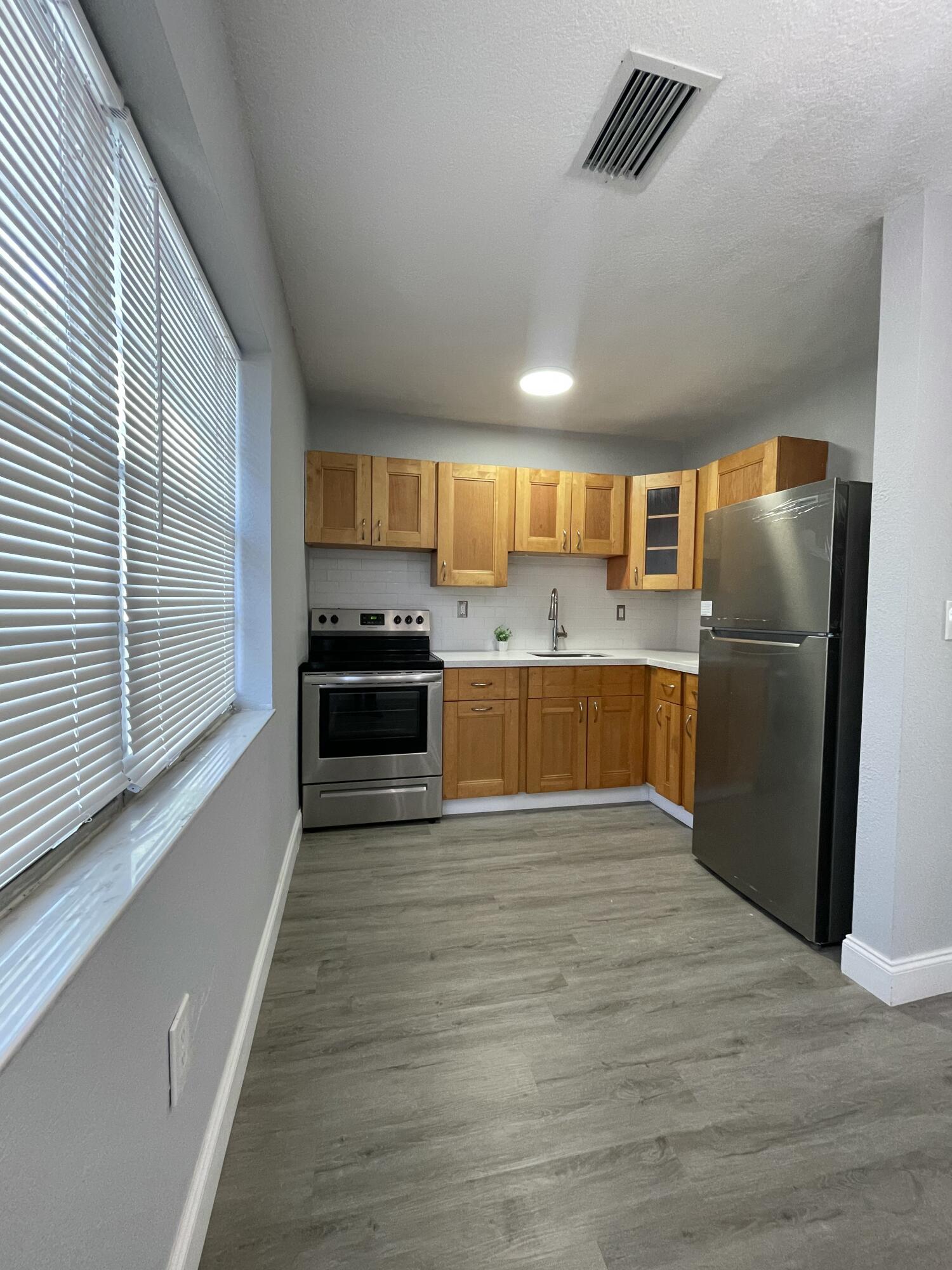 HALLANDALE PARK NO 2 - Residential Lease