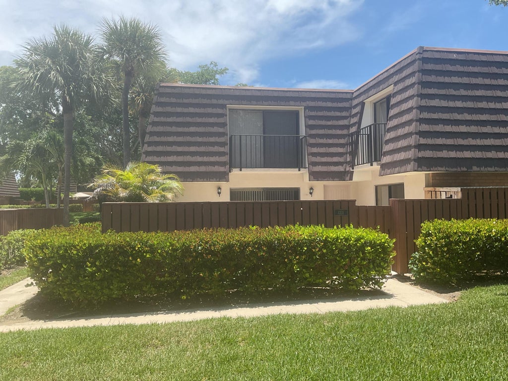 Photo of 1231 12th Court, Jupiter, FL 33477 (MLS # B26040209)