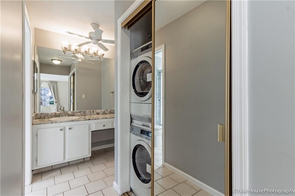 Bay Colony Club - Residential