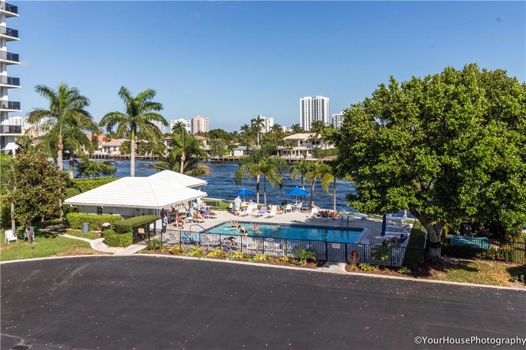 Bay Colony Club - Residential