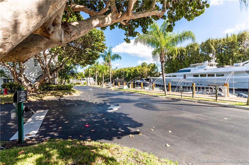 Bay Colony Club - Residential