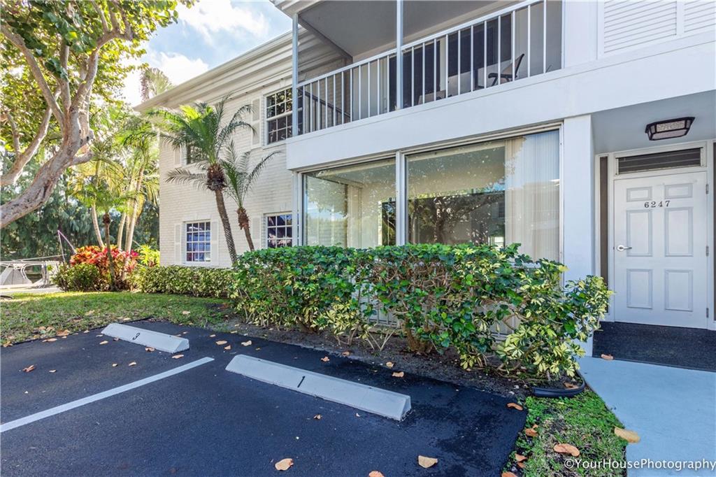 Bay Colony Club - Residential